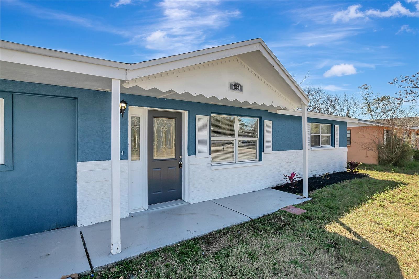 Listing photo id 3 for 7534 Galahad Road