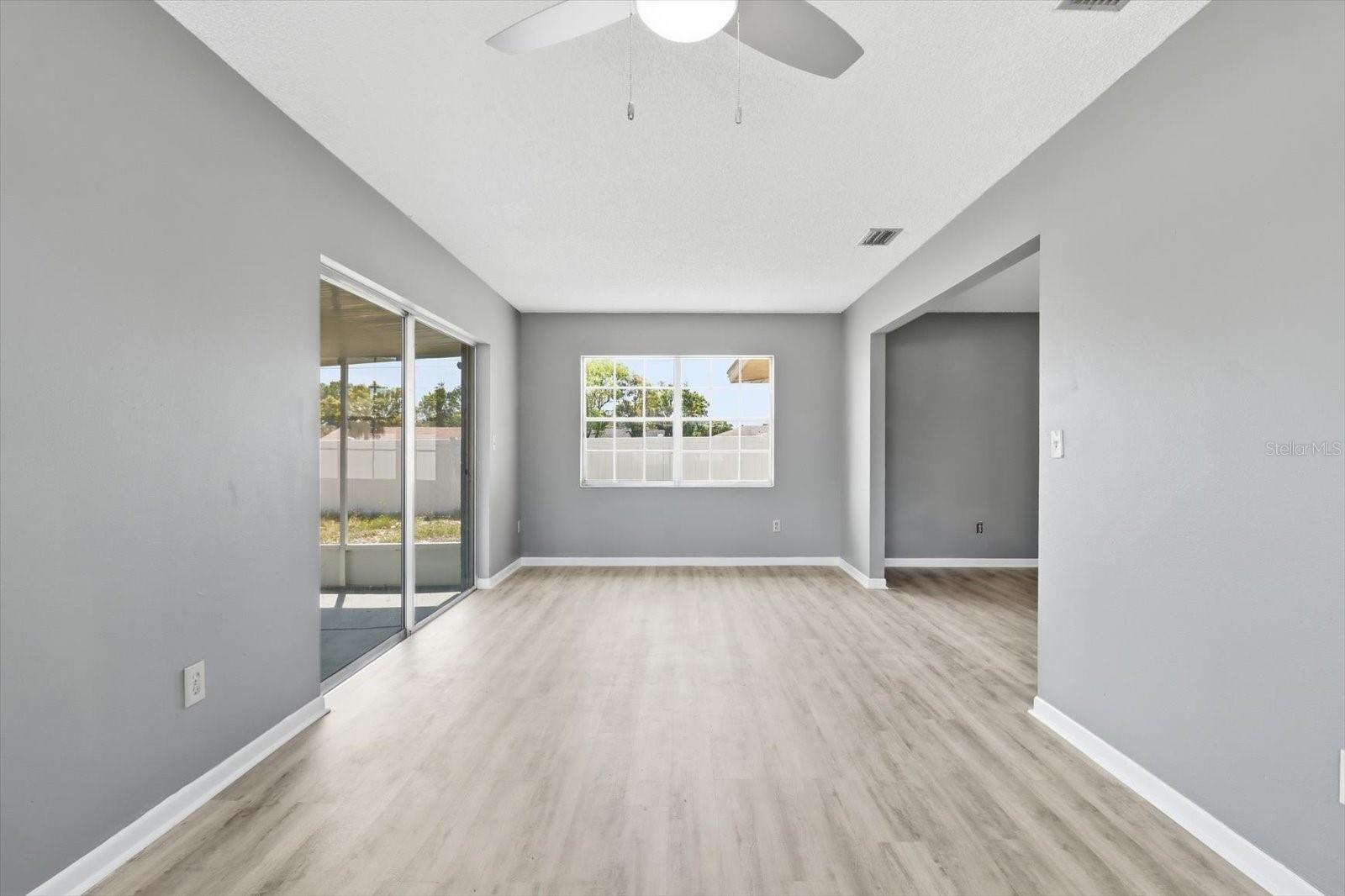 Image 26 of 45 For 5188 Woodridge Lane