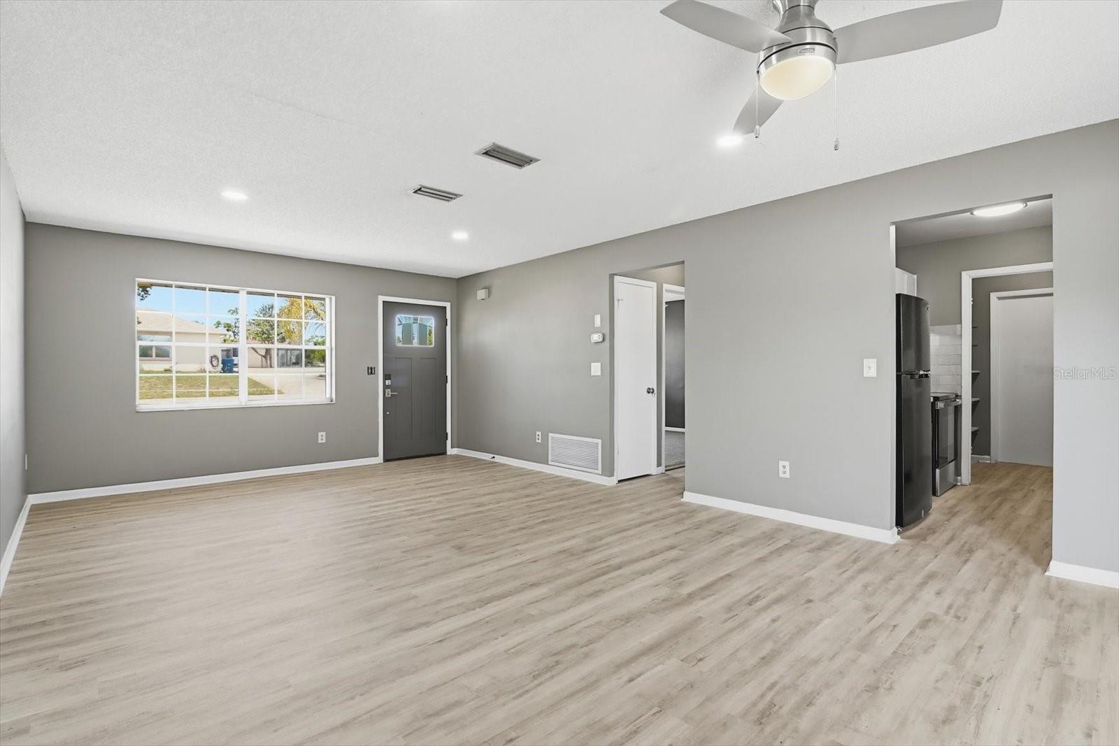 Image 8 of 45 For 5188 Woodridge Lane