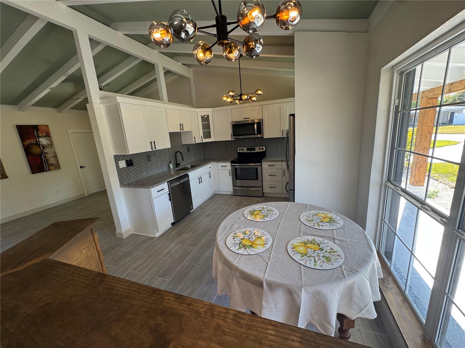 Image 10 of 81 For 1500 Carson Circle Ne