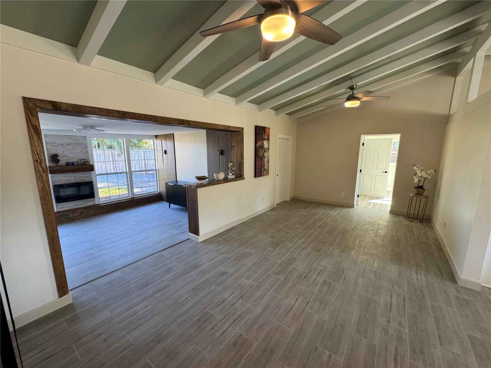 Image 15 of 81 For 1500 Carson Circle Ne