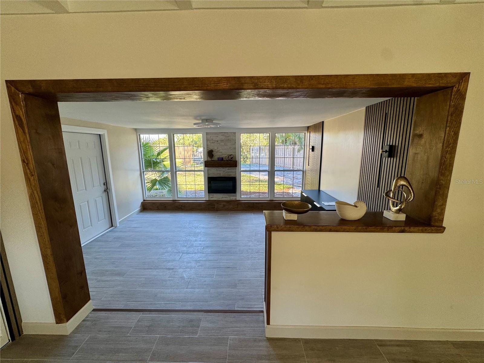 Image 16 of 81 For 1500 Carson Circle Ne