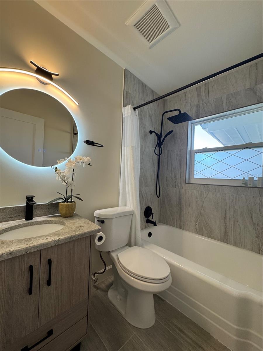 Image 17 of 81 For 1500 Carson Circle Ne