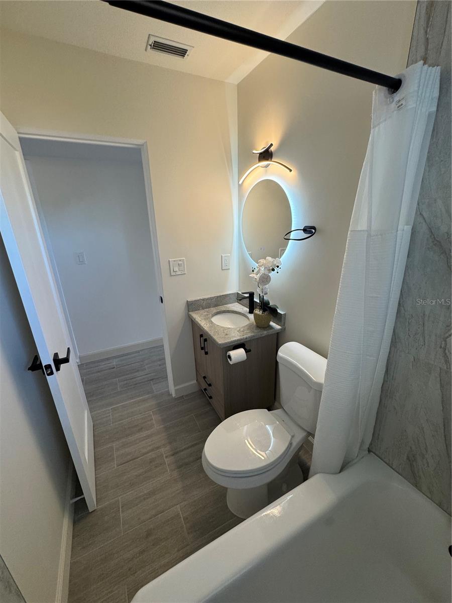 Image 19 of 81 For 1500 Carson Circle Ne