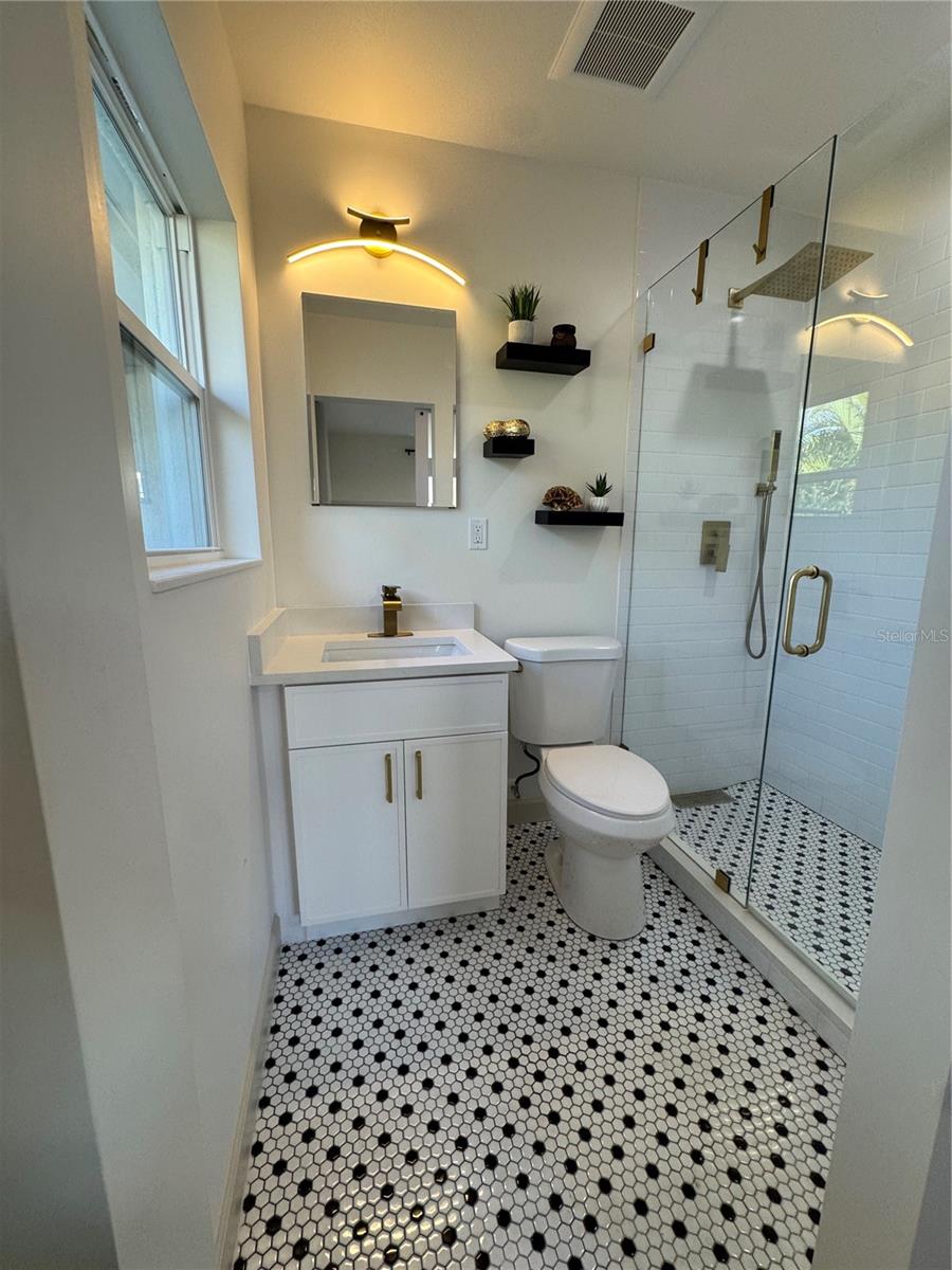 Image 21 of 81 For 1500 Carson Circle Ne