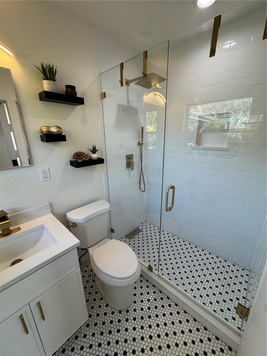 Image 22 of 81 For 1500 Carson Circle Ne