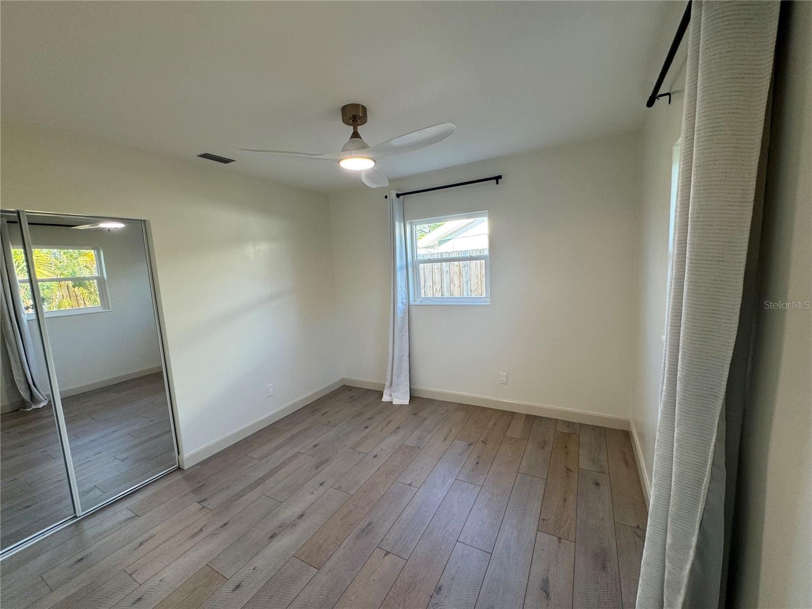 Image 24 of 81 For 1500 Carson Circle Ne