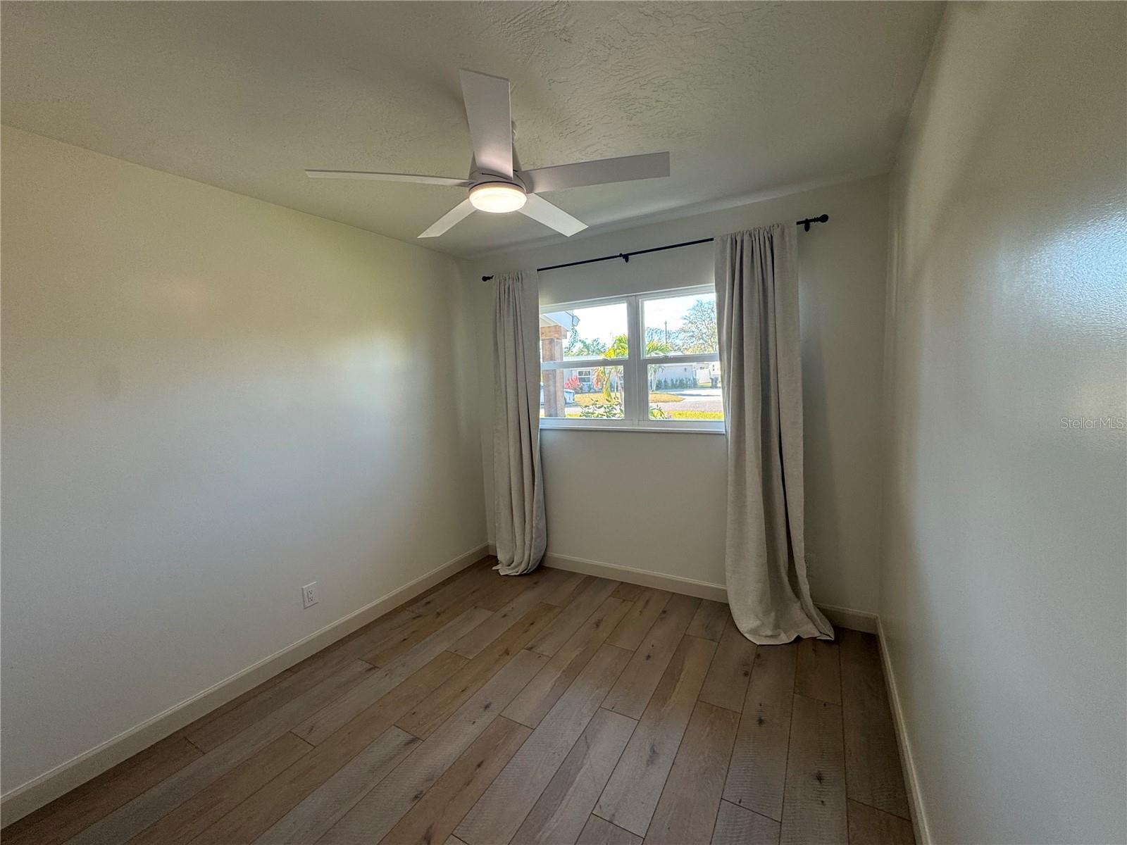 Image 33 of 81 For 1500 Carson Circle Ne