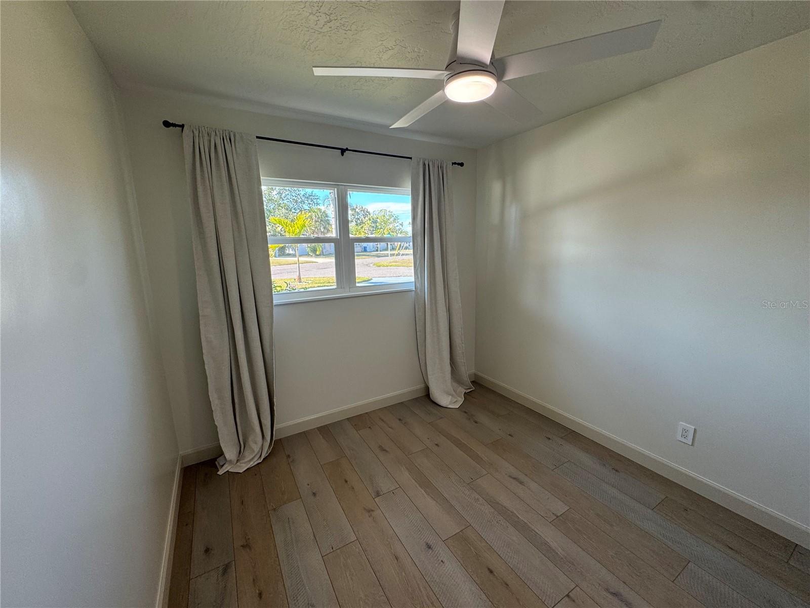 Image 35 of 81 For 1500 Carson Circle Ne