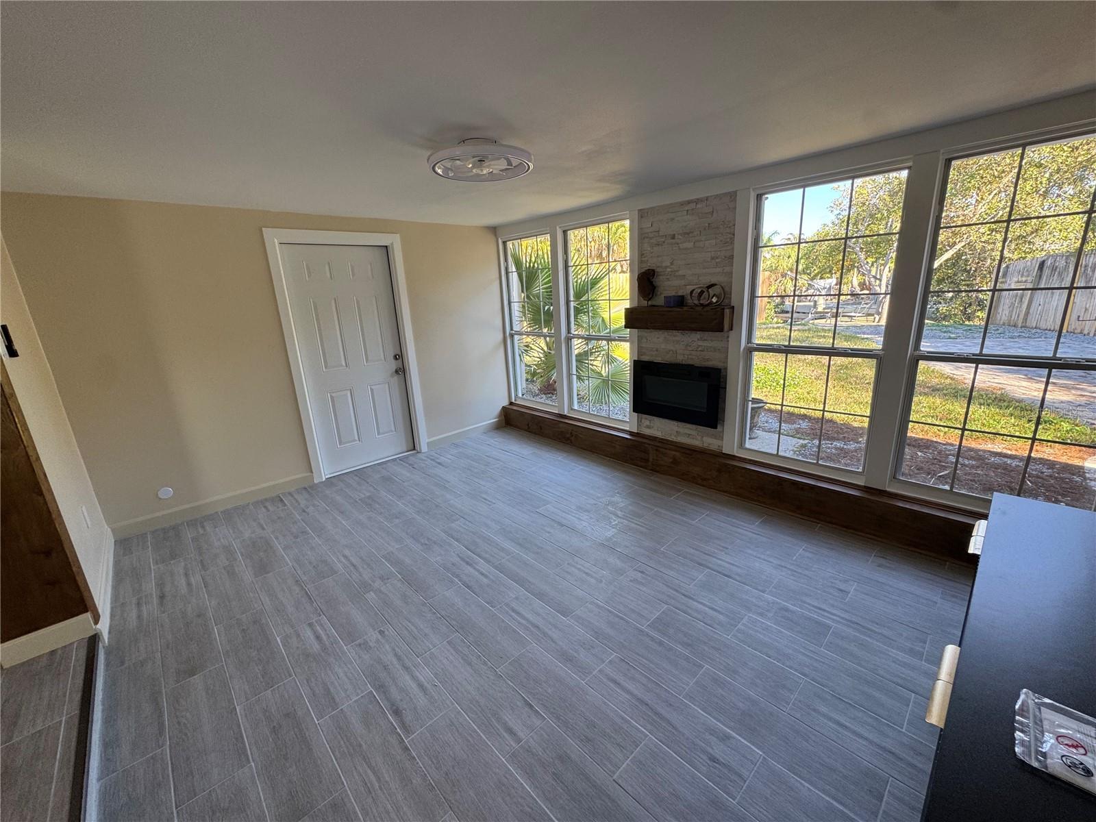 Image 42 of 81 For 1500 Carson Circle Ne