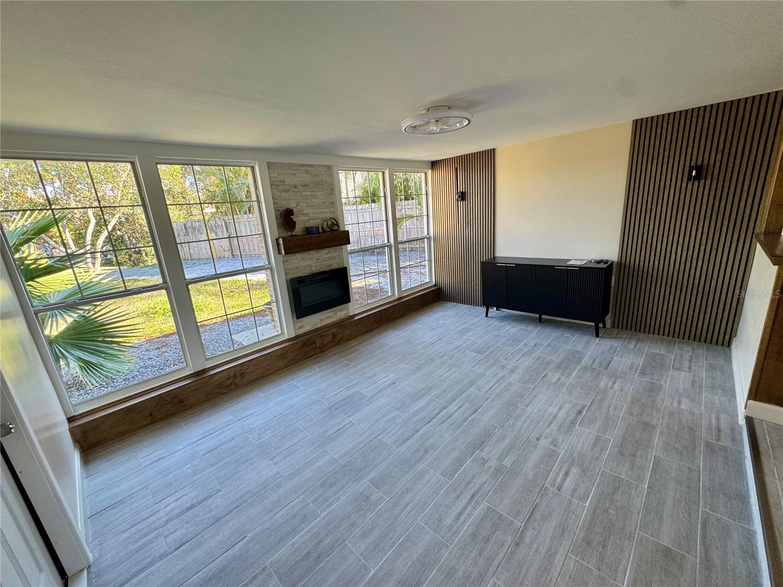 Image 43 of 81 For 1500 Carson Circle Ne