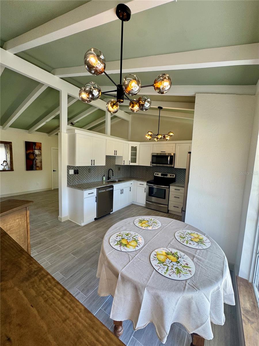 Image 46 of 81 For 1500 Carson Circle Ne