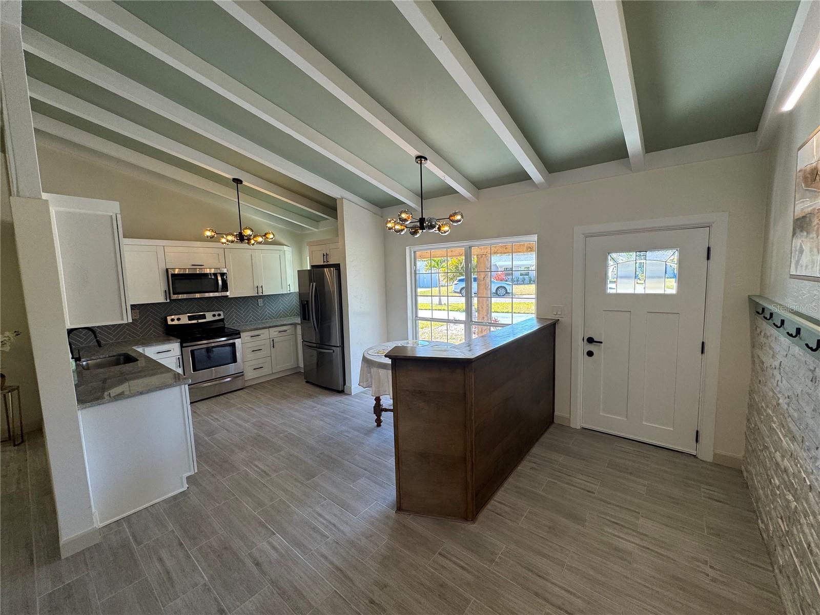 Image 49 of 81 For 1500 Carson Circle Ne