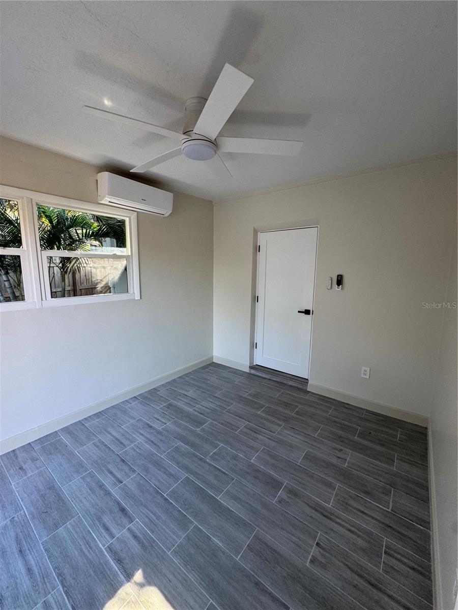 Image 52 of 81 For 1500 Carson Circle Ne