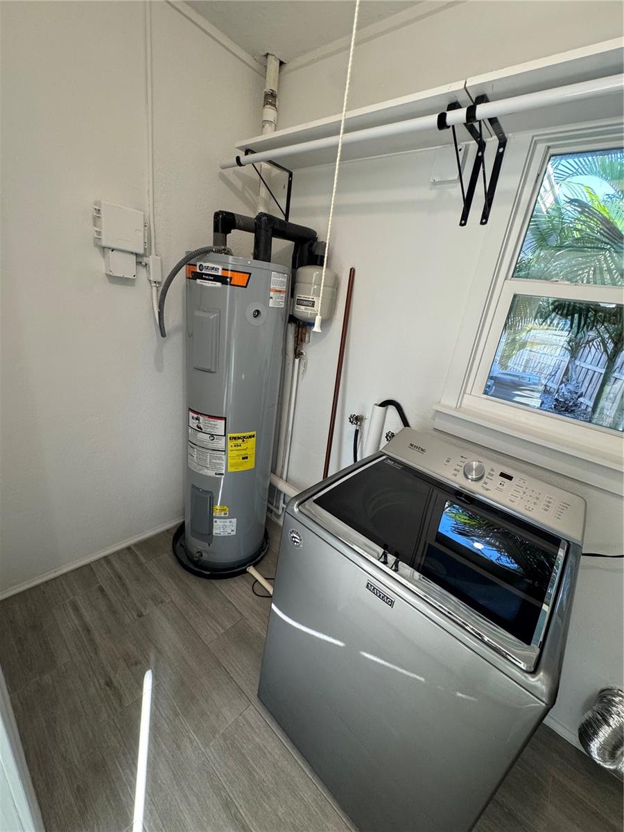 Image 56 of 81 For 1500 Carson Circle Ne