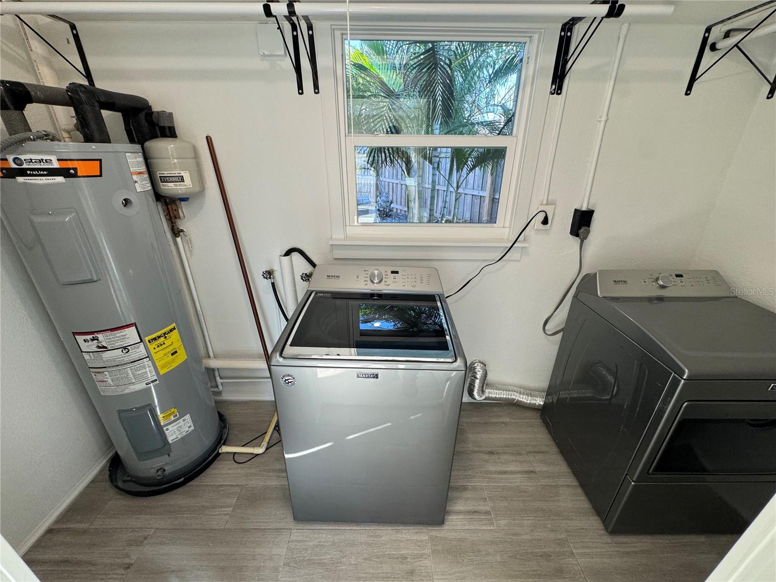 Image 57 of 81 For 1500 Carson Circle Ne