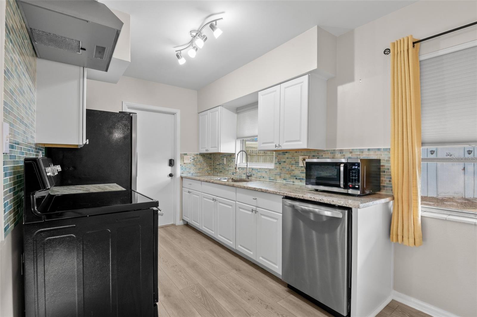 Image 11 of 27 For 5600 33rd Avenue N