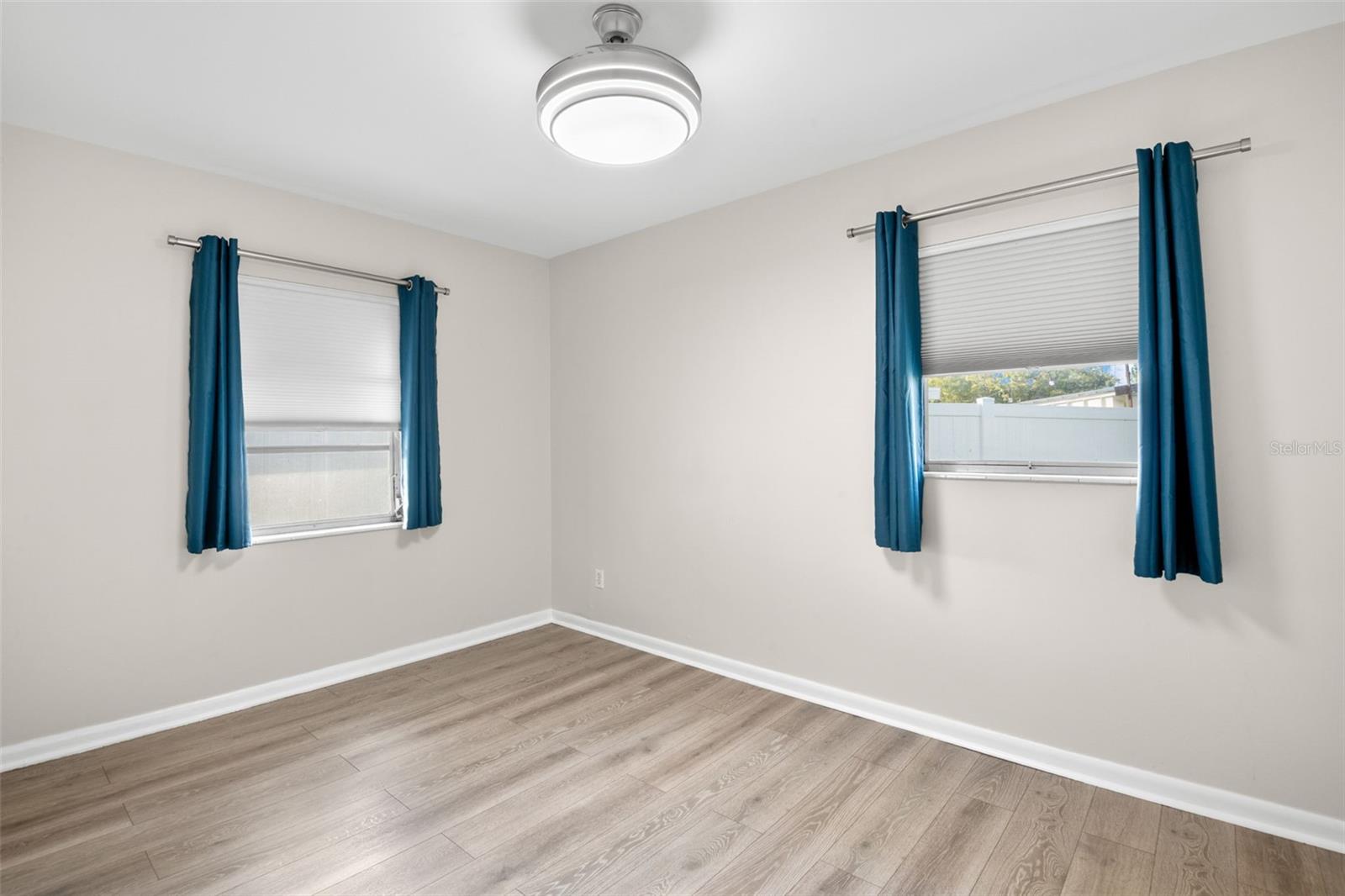 Image 17 of 27 For 5600 33rd Avenue N