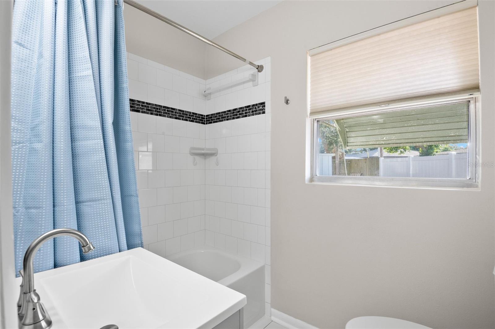 Image 18 of 27 For 5600 33rd Avenue N