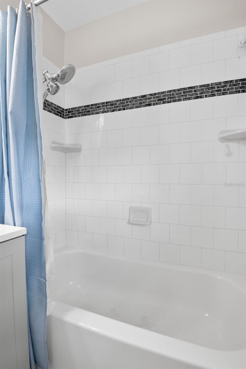 Image 19 of 27 For 5600 33rd Avenue N