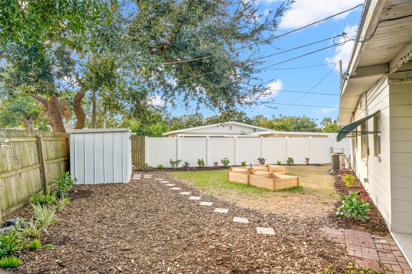 Image 24 of 27 For 5600 33rd Avenue N