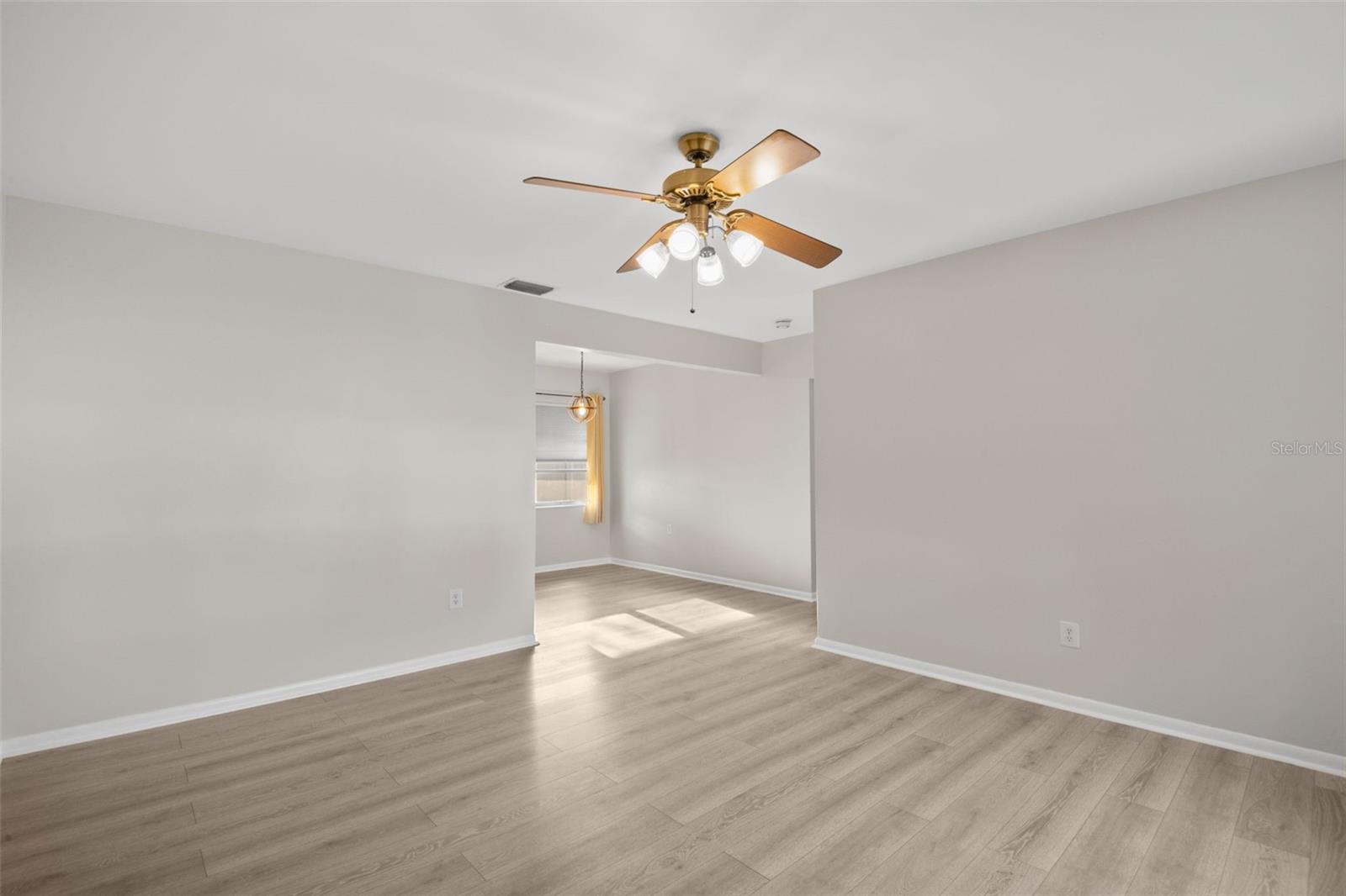 Image 6 of 27 For 5600 33rd Avenue N