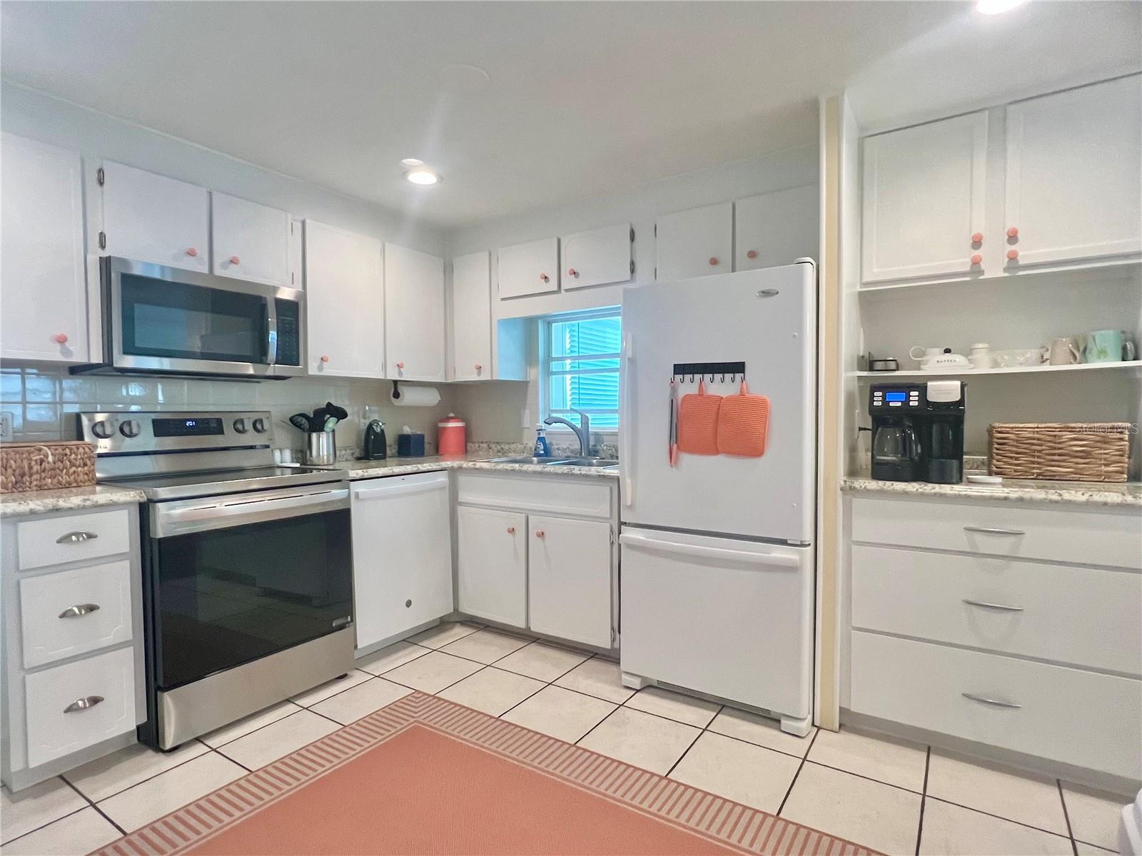 Image 15 of 68 For 1100 Belcher Road S 15