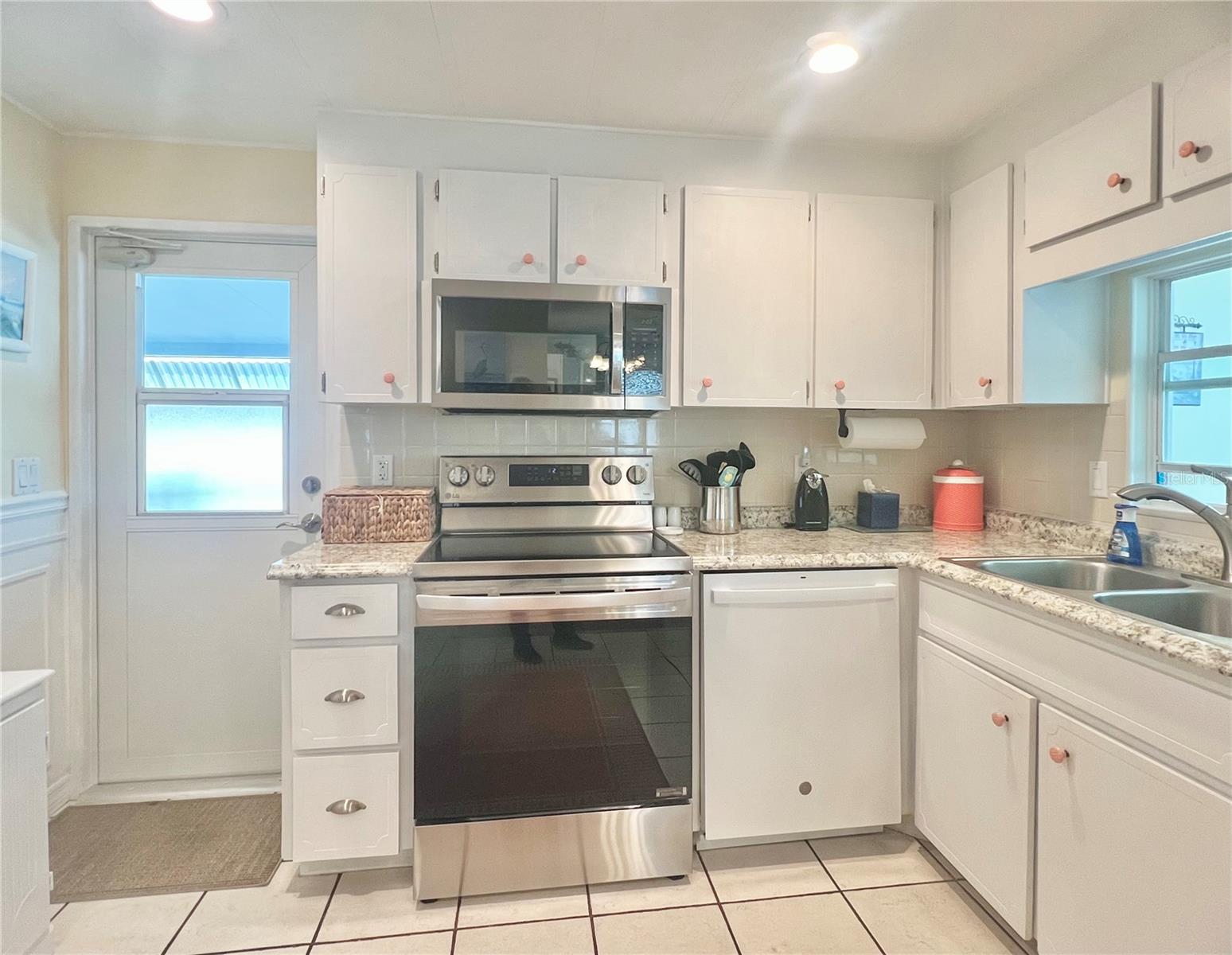 Image 18 of 68 For 1100 Belcher Road S 15