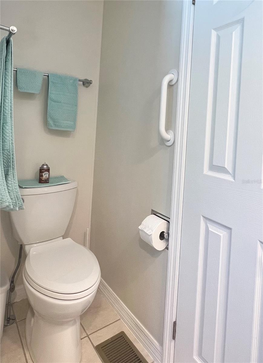 Image 21 of 68 For 1100 Belcher Road S 15