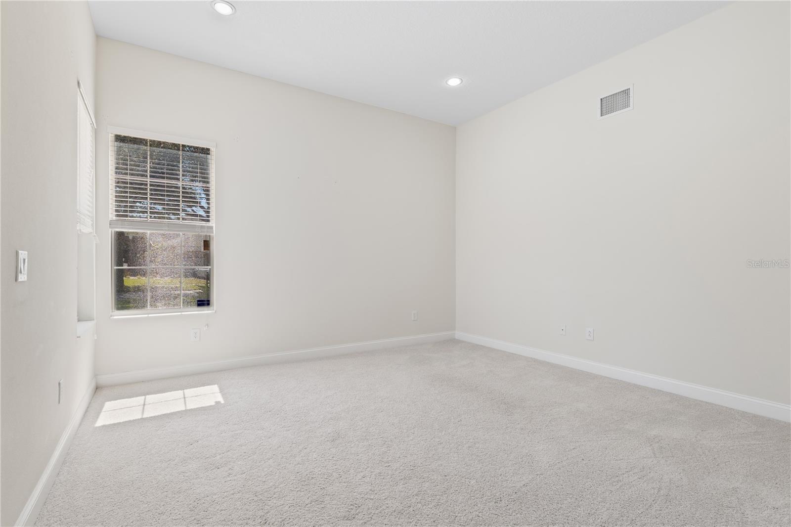 Image 4 of 49 For 16637 Ashton Green Drive