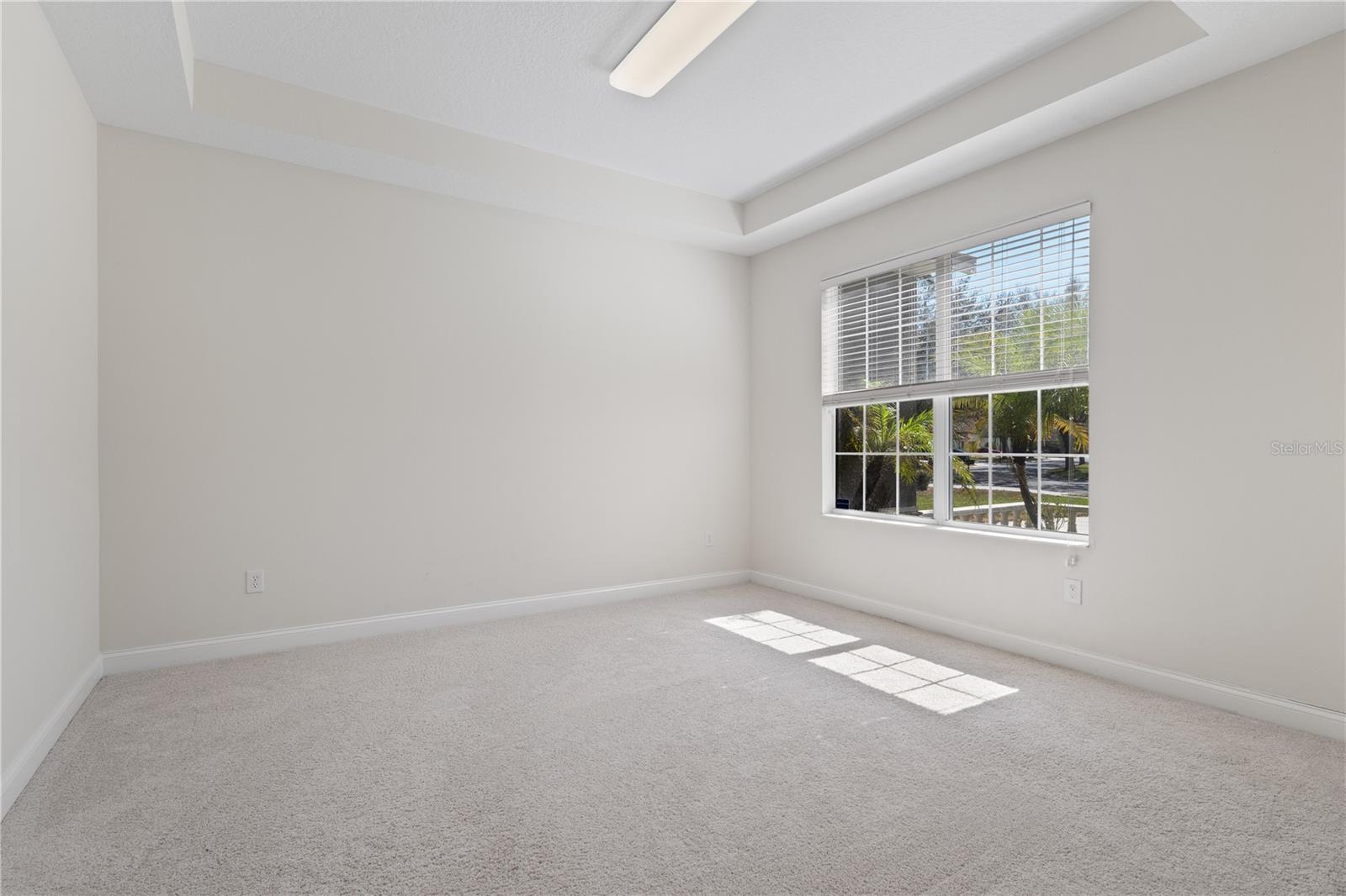 Image 6 of 49 For 16637 Ashton Green Drive