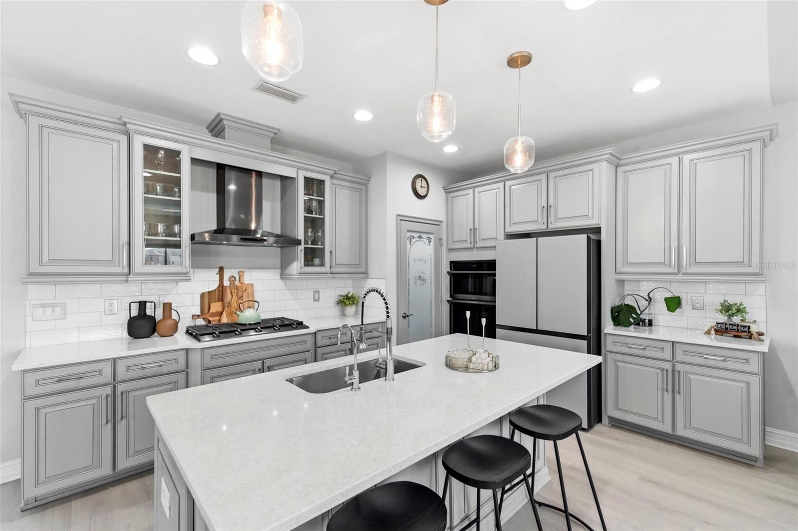 Listing photo id 12 for 29011 Trevi Place