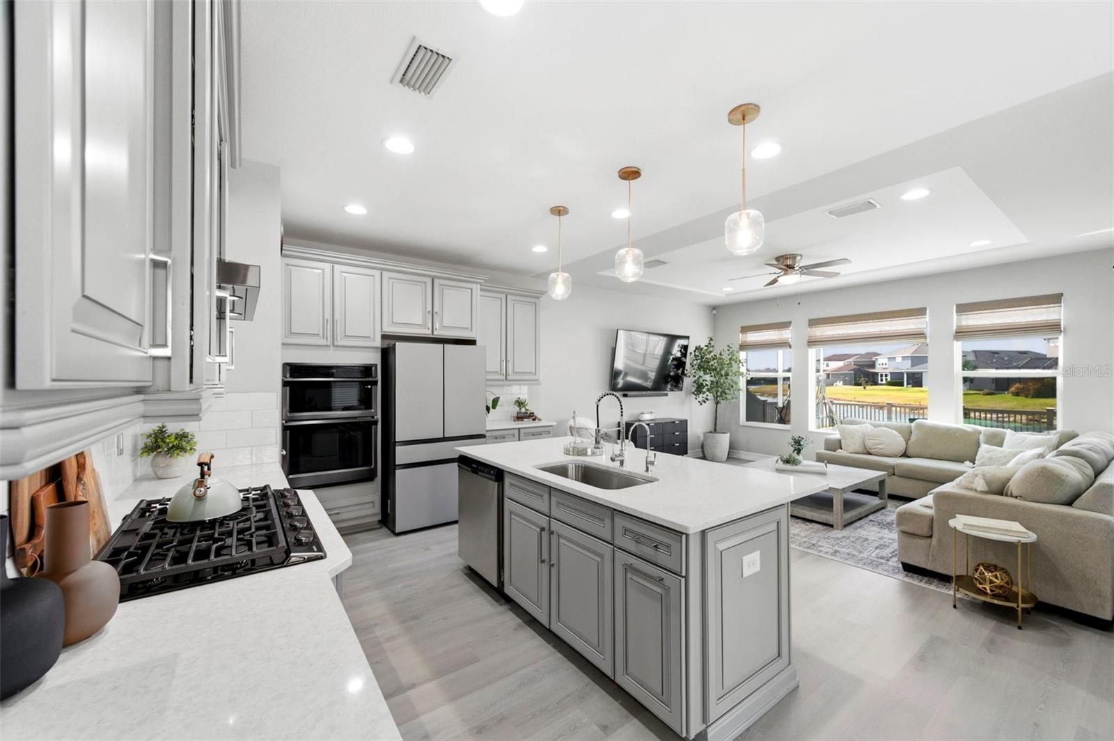 Listing photo id 13 for 29011 Trevi Place