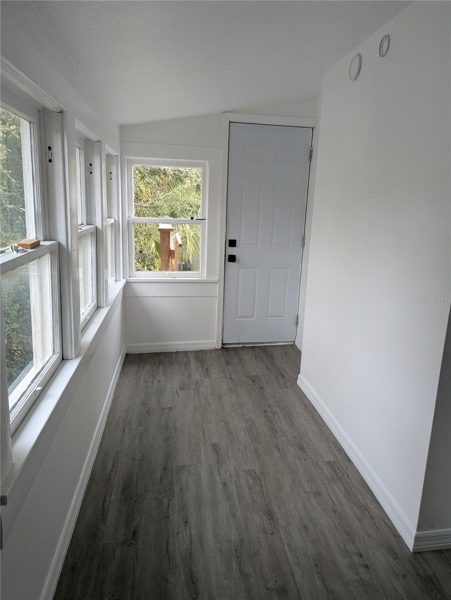 Image 3 of 14 For 832 14th Street N 1-2