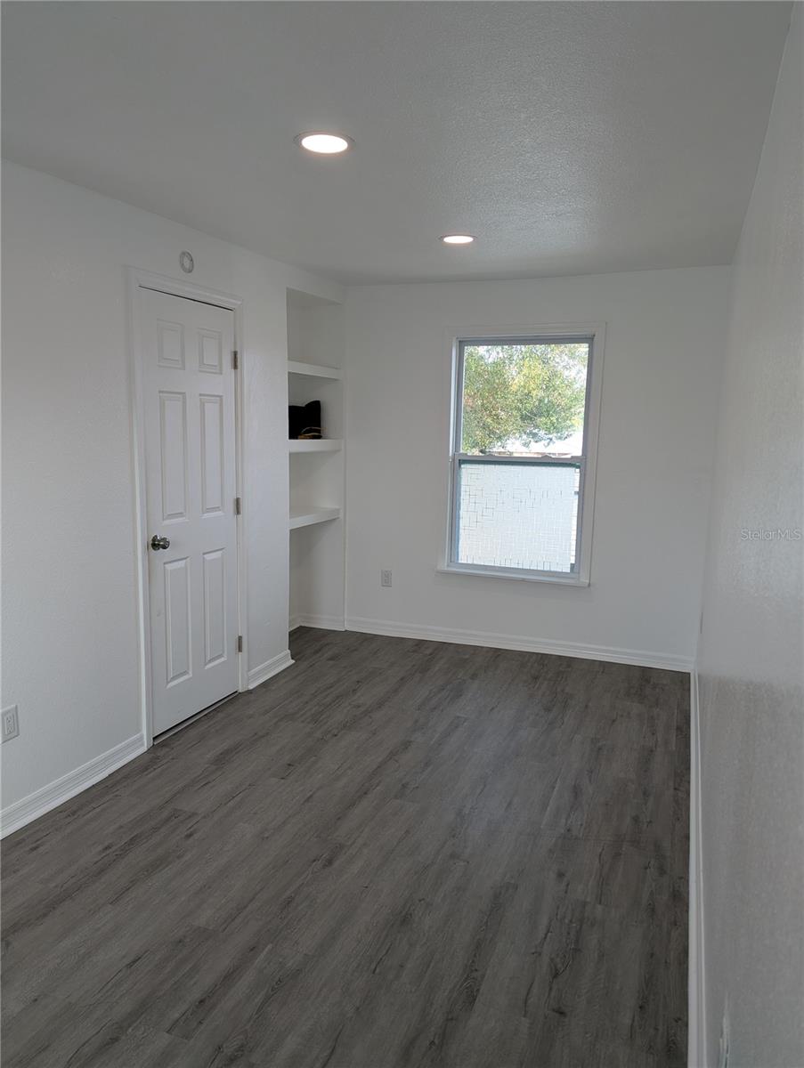 Image 9 of 14 For 832 14th Street N 1-2