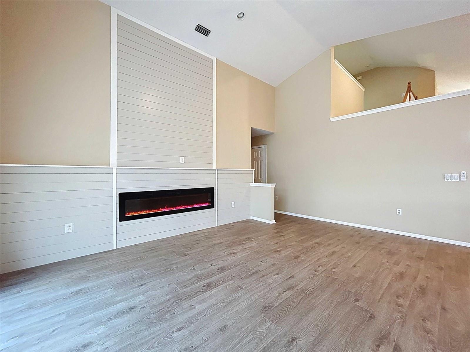 Image 17 of 64 For 7703 British Open Way