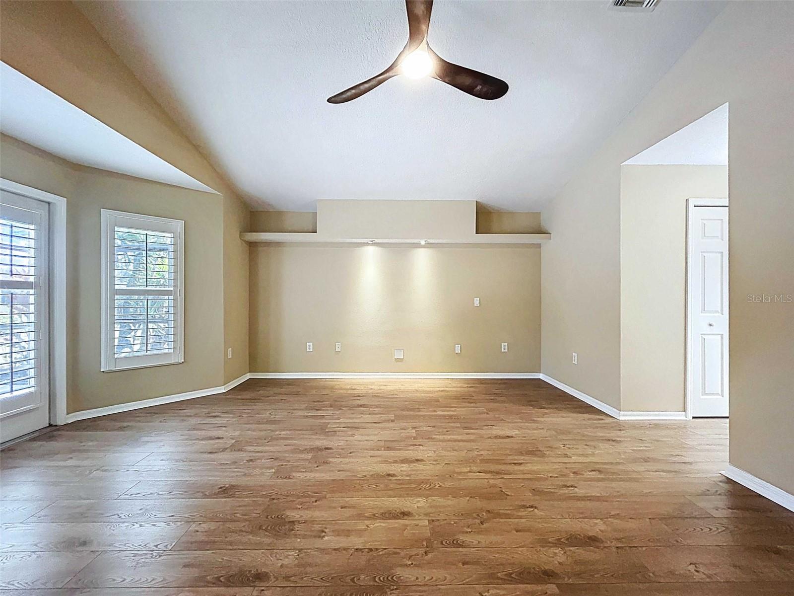 Image 21 of 64 For 7703 British Open Way