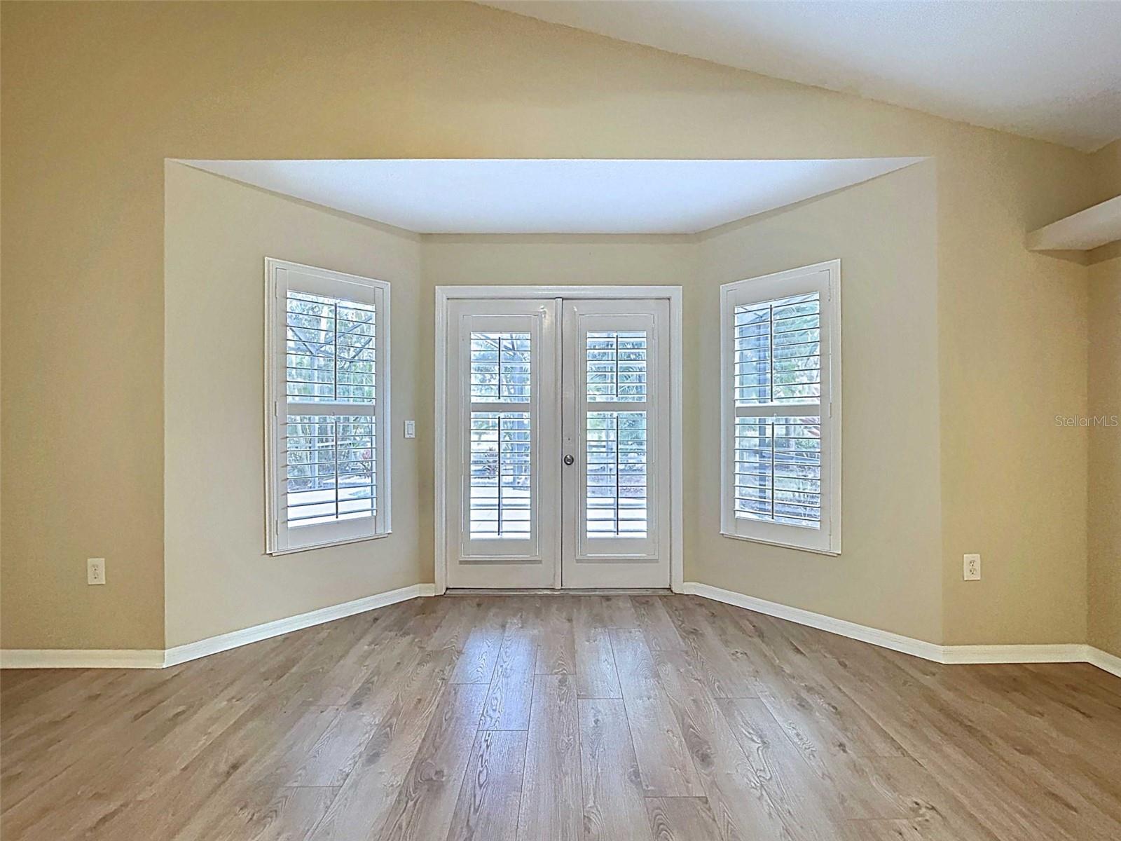 Image 23 of 64 For 7703 British Open Way