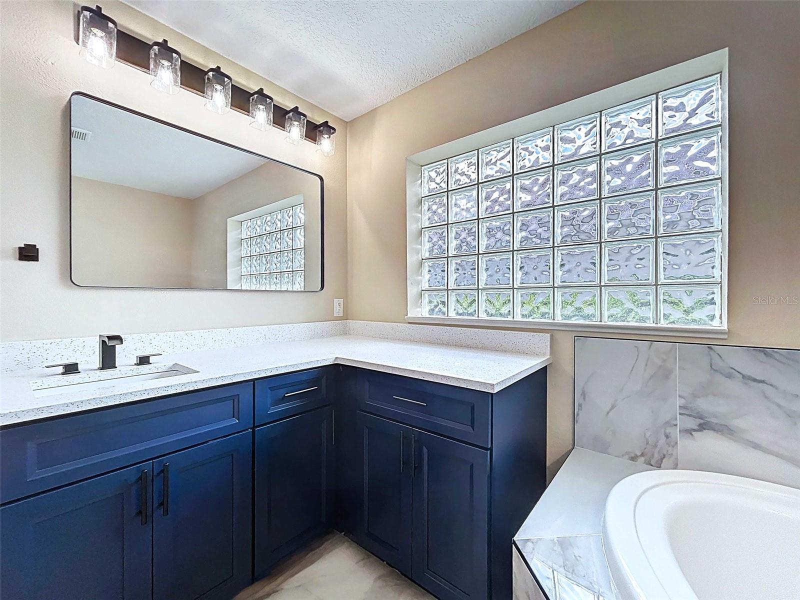 Image 25 of 64 For 7703 British Open Way