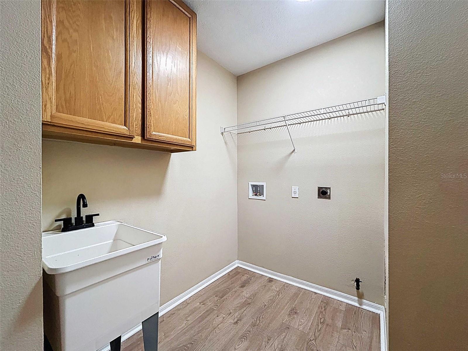 Image 45 of 64 For 7703 British Open Way