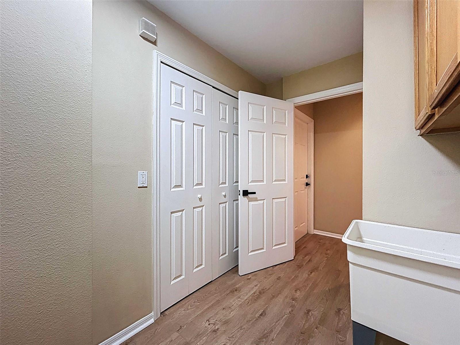 Image 46 of 64 For 7703 British Open Way