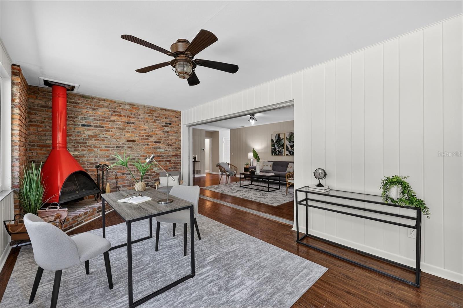 Listing photo id 9 for 2264 St Charles Drive