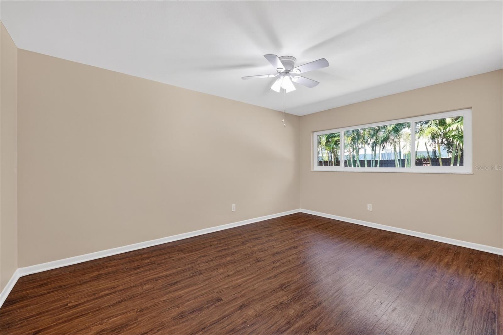 Listing photo id 21 for 2264 St Charles Drive