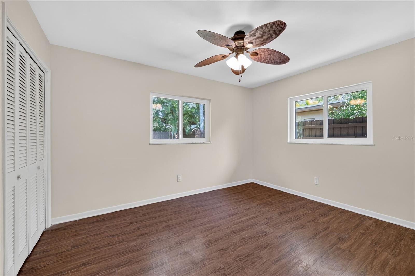 Listing photo id 24 for 2264 St Charles Drive