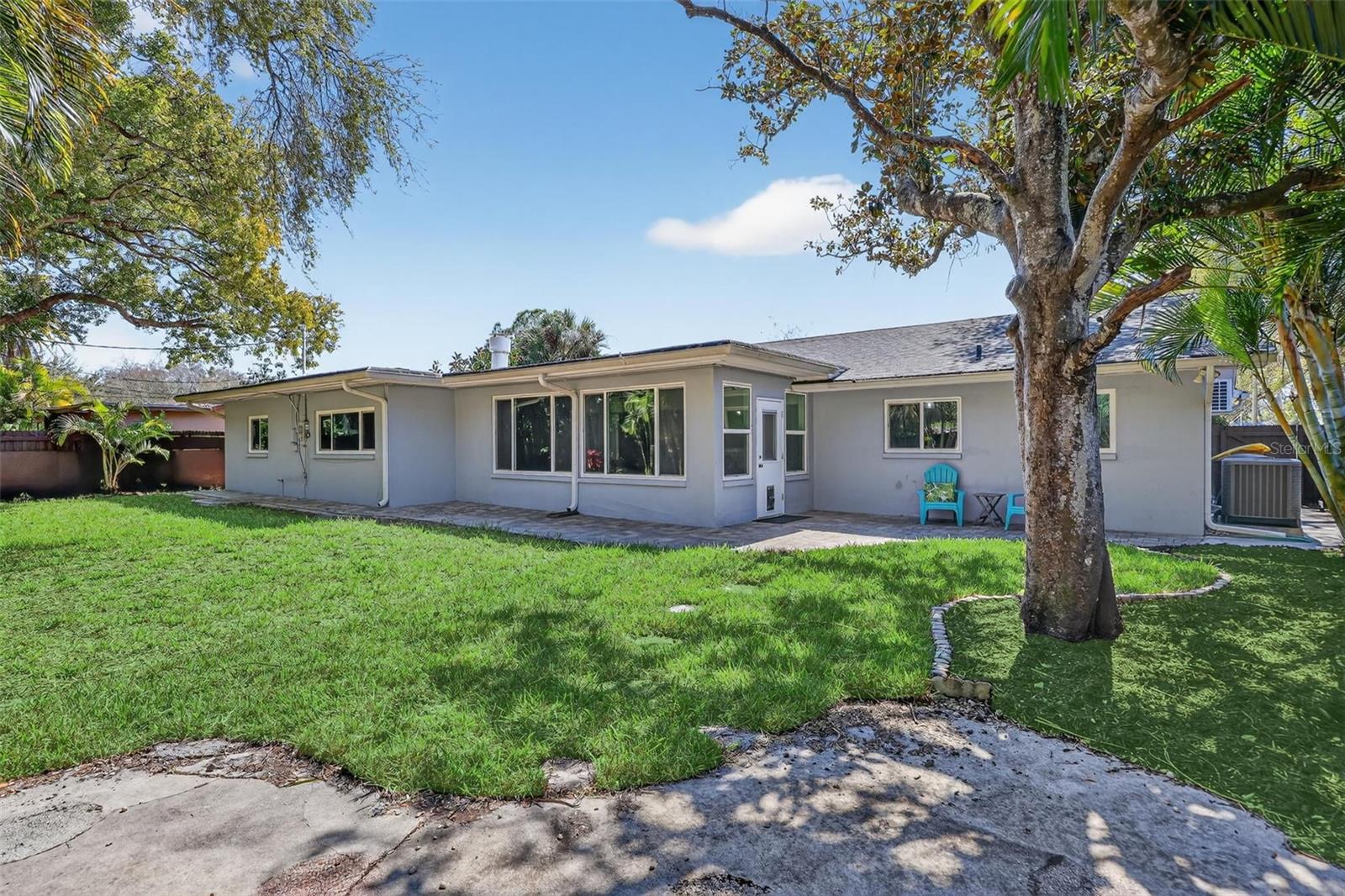 Listing photo id 36 for 2264 St Charles Drive