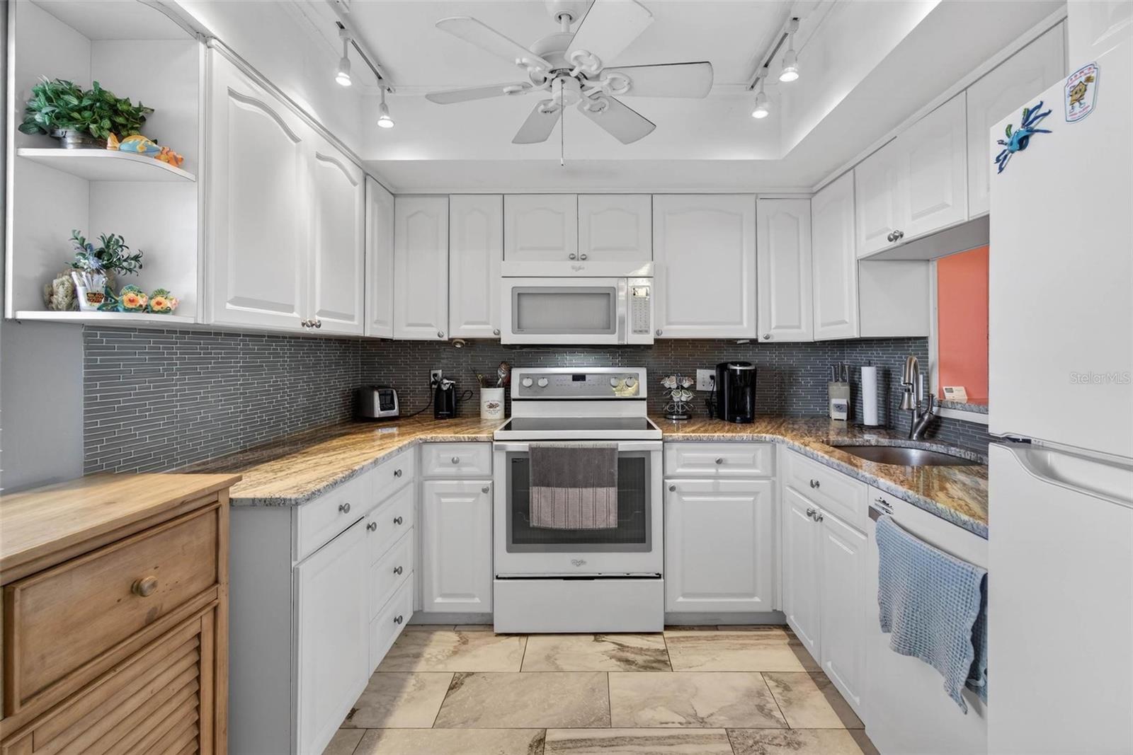 Image 10 of 31 For 2616 Cove Cay Drive 703