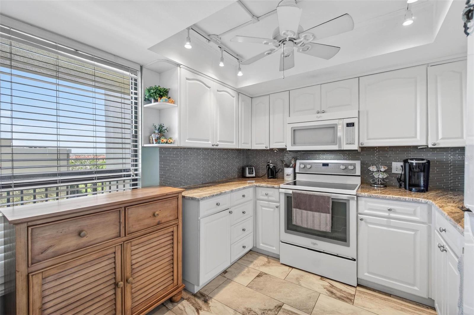 Image 11 of 31 For 2616 Cove Cay Drive 703