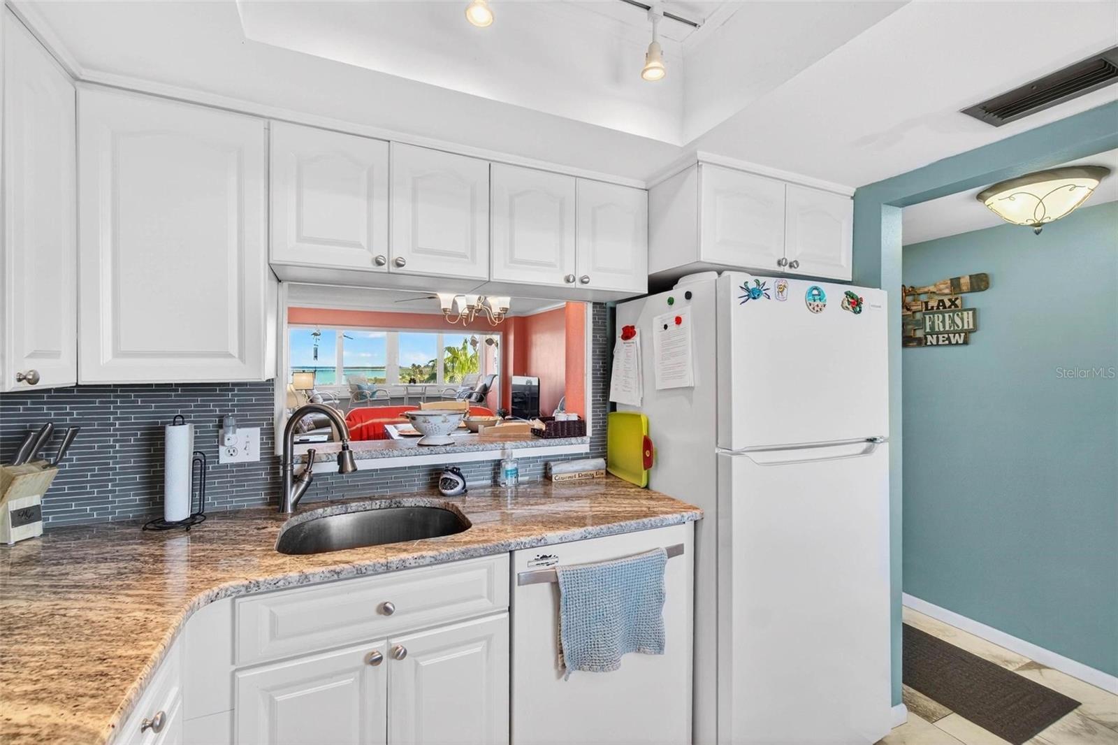 Image 12 of 31 For 2616 Cove Cay Drive 703