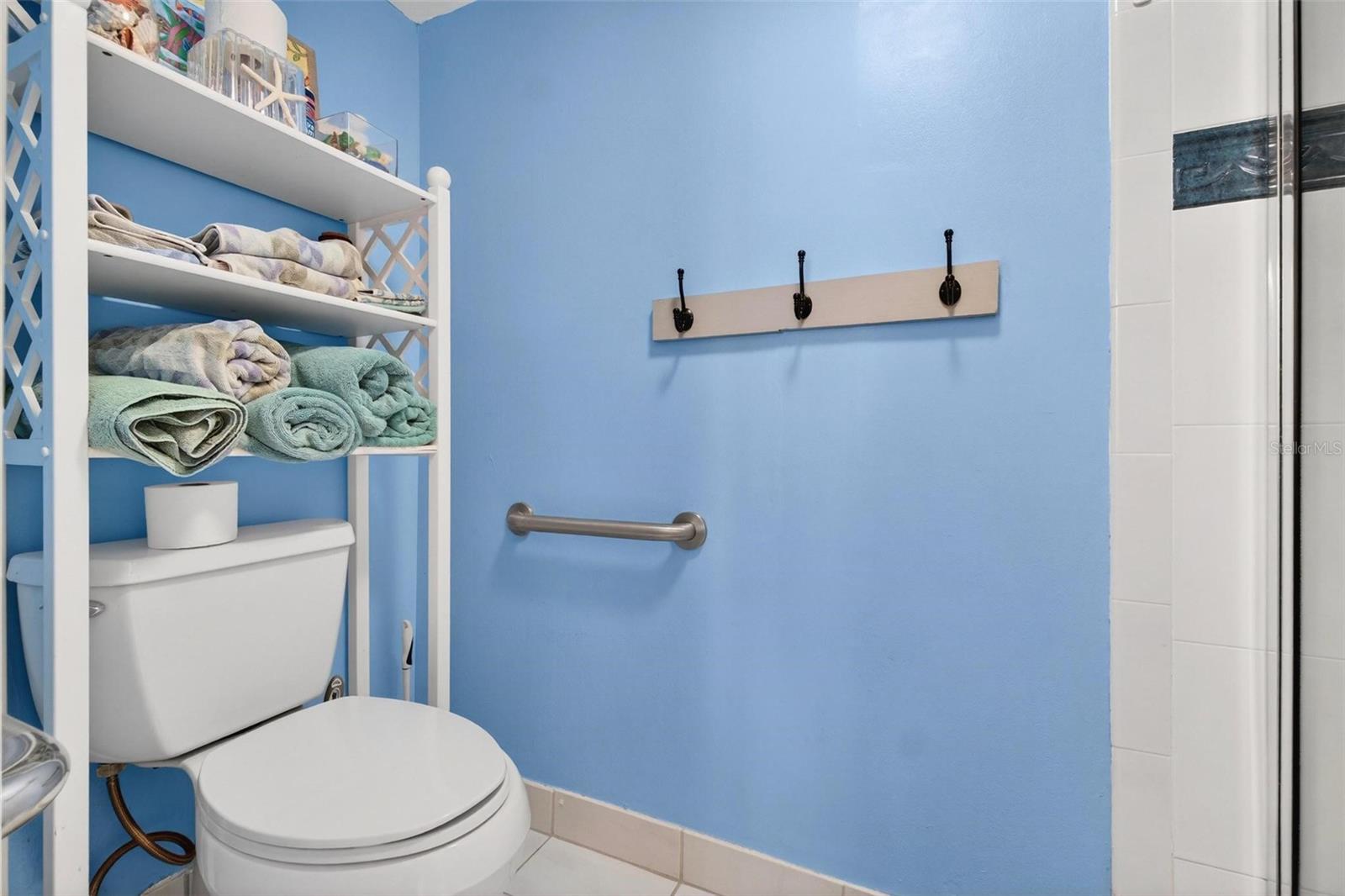 Image 22 of 31 For 2616 Cove Cay Drive 703