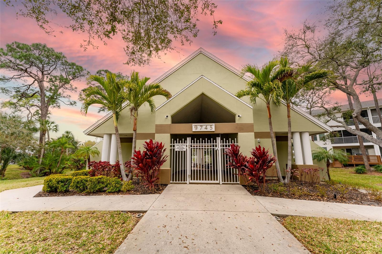 Image 33 of 38 For 9936 Indian Key Trail 22